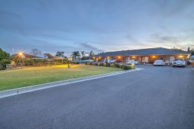 Cadman Motor Inn and Apartments