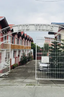 路澤威爾住宅飯店 TESDA Accredited Competency Assessment Center附近的飯店