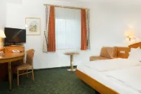 Hotel zum Hirsch Hotels in Allmannshofen