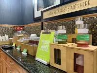 希爾頓歡朋酒店-坎盧普斯 - 早餐
