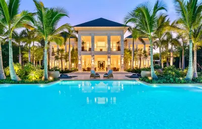 Villa Alta Gracia w Private Pool Designer Decor Hotels near Plaza sorimar
