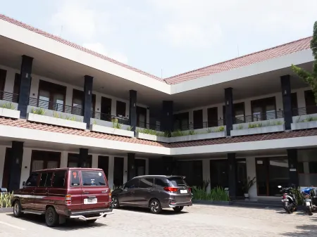 Wisma Griyaku Отели в г. Purbalingga