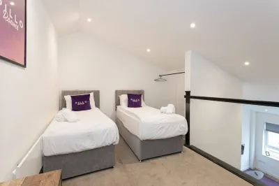 Modern and Spacious Duplex in Manchester City Centre Hotel a 