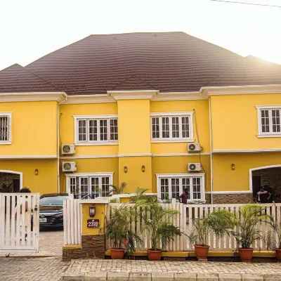 Rossy's Apartments Serviced Apartments in Abuja Hotels near CBN Quarters Garki 2