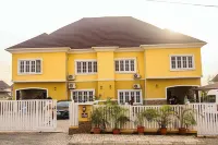 ROSSY'S APARTMENTS Hotel dekat Abuja Airport Mosque