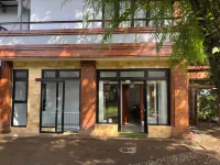 Mandhasativa Homestay Hotel berhampiran Git Git Waterfall