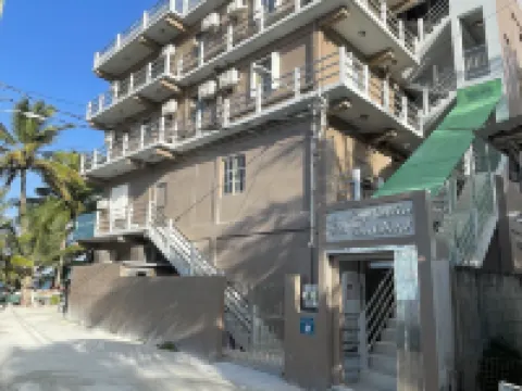 庫爾克島海灘酒店 鄰近開雲高爾克機場的酒店