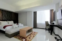 The Sun Hotel Madiun Hotels near Taman Terminal Madiun
