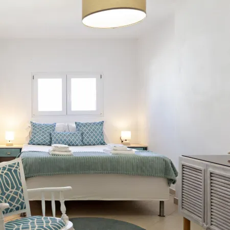 Villa Lydia in Faro With 3 Bedrooms and 1 Bathrooms