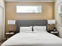 Relaxing 2-Br Apt with Pool, Hot Tub & Gym