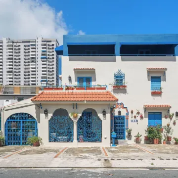 MANSION MIRAFLORES Hotels near Museum of Contemporary Art