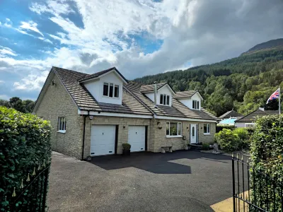 Gleann Fia House Hotels near The Cobbler