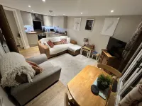 Rural Cottage-Full Kitchen-Pets Ok-Paddock Hotels in Astley