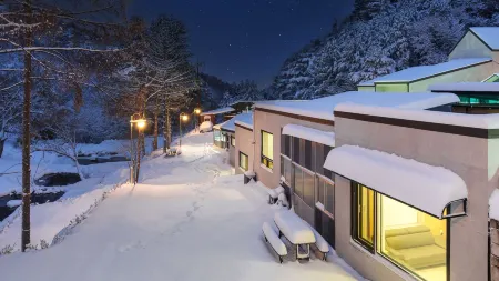 Hoengseong Irangdunaerecreationalpension Отели рядом с достопримечательностью «Hoengseong Welli Hilli Park Ski Resort»