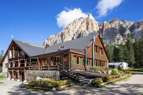 Camping Sass Dlacia Hotels in Sankt Kassian