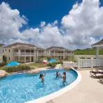 Villa Vuemont - Peaceful 3 Bedroom Villa with Pool - Хоумстей