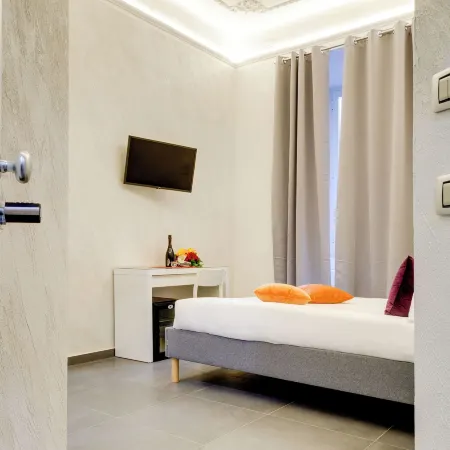 V Collection Vatican Jubilee Guest House Отели рядом с достопримечательностью «Стадион «Стадио деи Марми»»