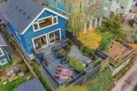 Madrona Bliss A Modern Escape Hotels in 