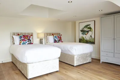 11 Redcliffe Parade Hotels in Redcliffe