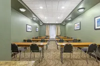 Comfort Suites Brunswick Hotels in Brunswick