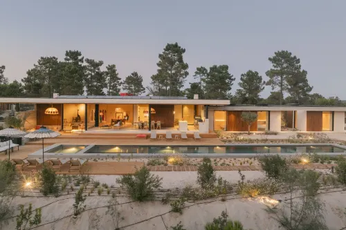 CL M Villa Retreat by Cadenzalux