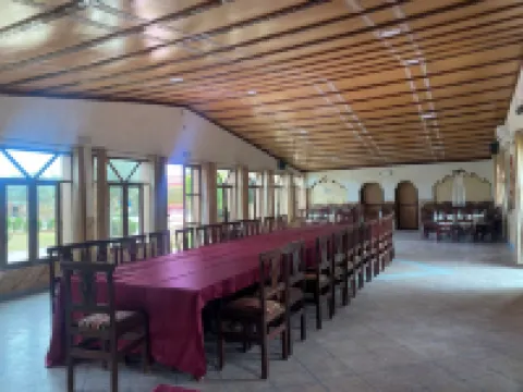 Ighiz Inn Resort فنادق في الرشيدية