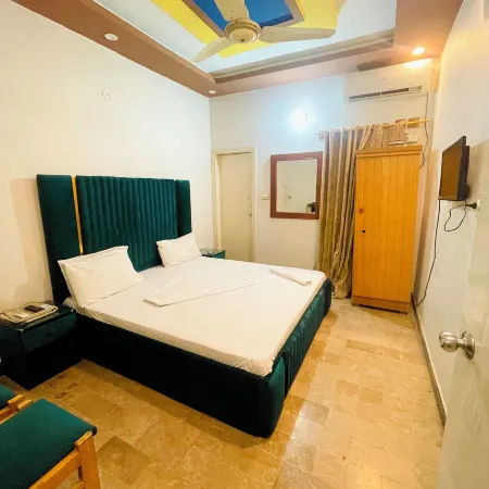 Rehaish Inn