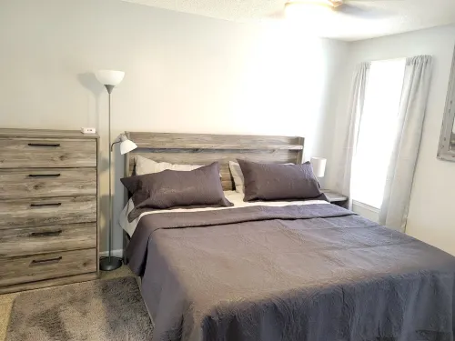 Cambridge of Corolina in Clayton/Garner/40/42 Raleigh Area with WiFi & King Beds