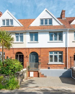 홀리 헤이스 하우스