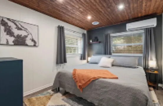 Private Garden Retreat - King Bed - mins TMH + Downtown + FSU!