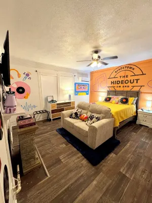 The Hideout on 3rd in Historic Downtown Bardstown on Main St