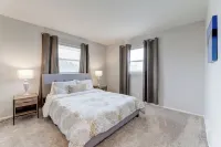 Comfortable 3 Bedroom with King bed in Waukesha