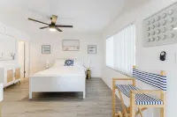 Boca Coastal Waterfront Stay - 2BR 2BA - Pool, Gym, Parking, Walk to Beach