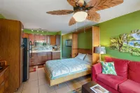 Outstanding Oceanfront Studio - Kona Islander Inn Condos Condo by Redawning