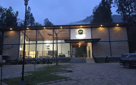 Manis Ae Cabin & Resto Bromo