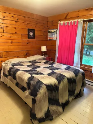 Beautiful Log House In Bolton  In Lake George Paradise! Dog friendly!