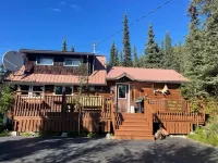 Denali Park Homestead house, Just one mile North from the Park Entrance