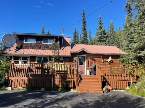Denali Park Homestead house, Just one mile North from the Park Entrance