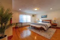 HUGE family Home!  Sleeps 27 comfortably.  3/10 mile from the Beach! Hotels in York Harbor