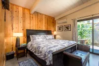 Best Swimming Hole in Town - Five Bedrooms - All King Beds!