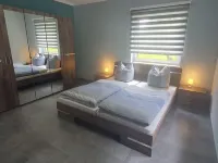 Haus am Wald Quietly located vacation apartment on the ground floor with terrace Hotels in Tabarz
