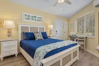 CASA BELLA "D"  - 1 bed/1 bath - STEPS TO THE BEACH - Sleeps 2 Hotels near Leanis