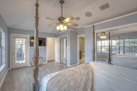 Waterfront Getaway • Hot Tub, Dock & Views Hotels near Lake Lyndon B. Johnson