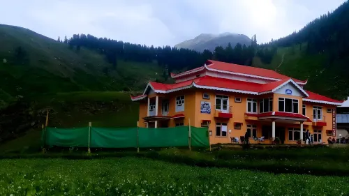 Hotel de Rose Wood Batakundi Hotels in Balakot Tehsil