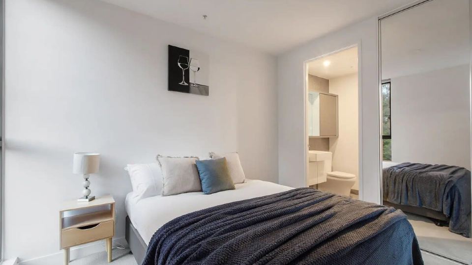 A 3BR Apt Next to Melbourne Zoo, FREE Parking