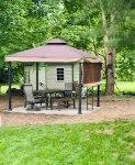 "The Hideaway 2" Charming 2-bedroom house in delightful Farmington with WiFi, AC