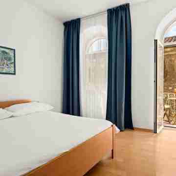 Beautiful apartment is  situated in the walking zone in the heart of city Pula Rooms