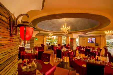 Aturukan Hotel Отели в г. Эндбесс