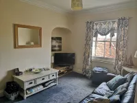 2 bedroom maisonette with fabulous Abbey and sea views