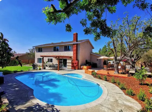 Master Bedroom Oasis in Claremont Pool House, Near 5 Colleges Hotels in Claremont
